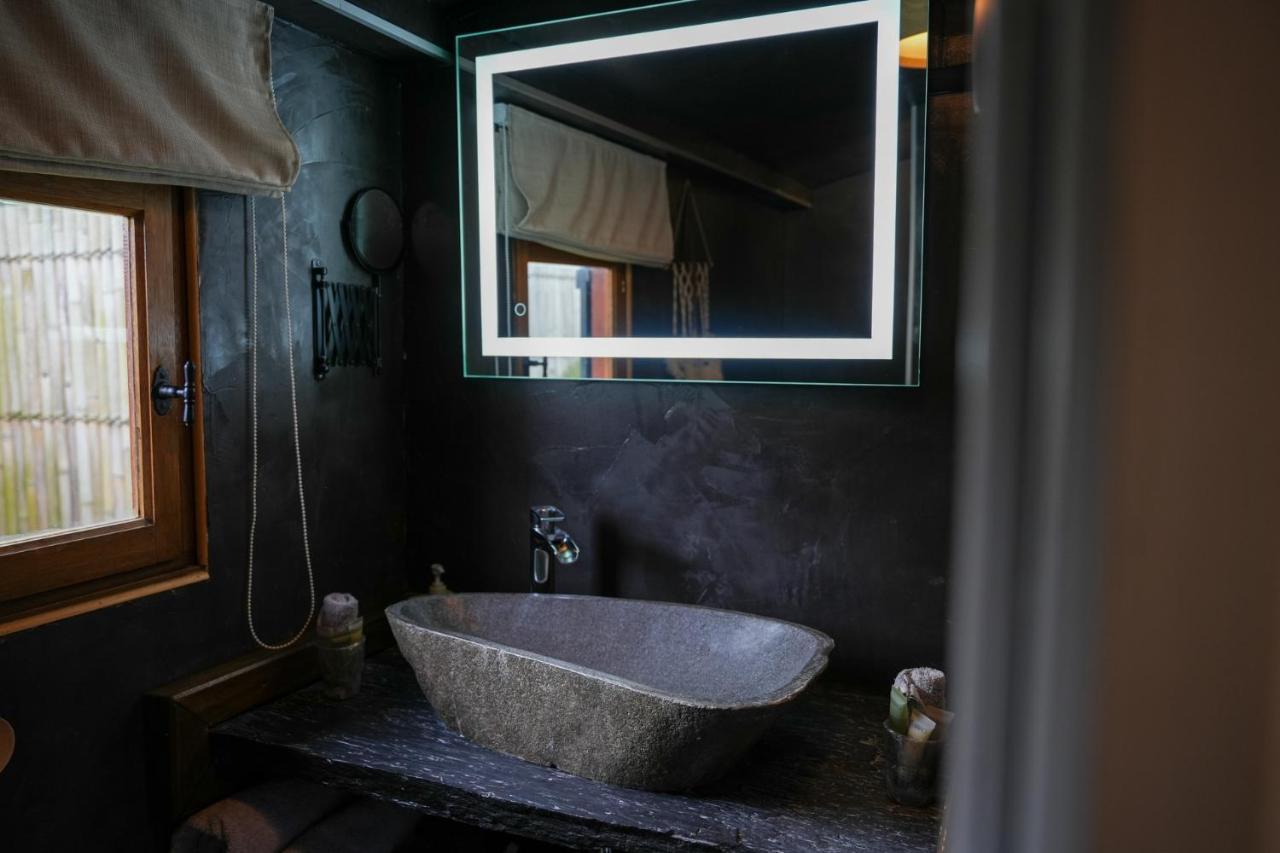 Kaebane 85, Lodge Avec Spa Au Bord De L'Eau Prouilly Esterno foto