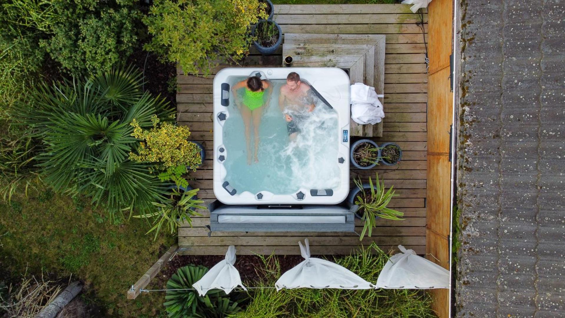 Kaebane 85, Lodge Avec Spa Au Bord De L'Eau Prouilly Esterno foto